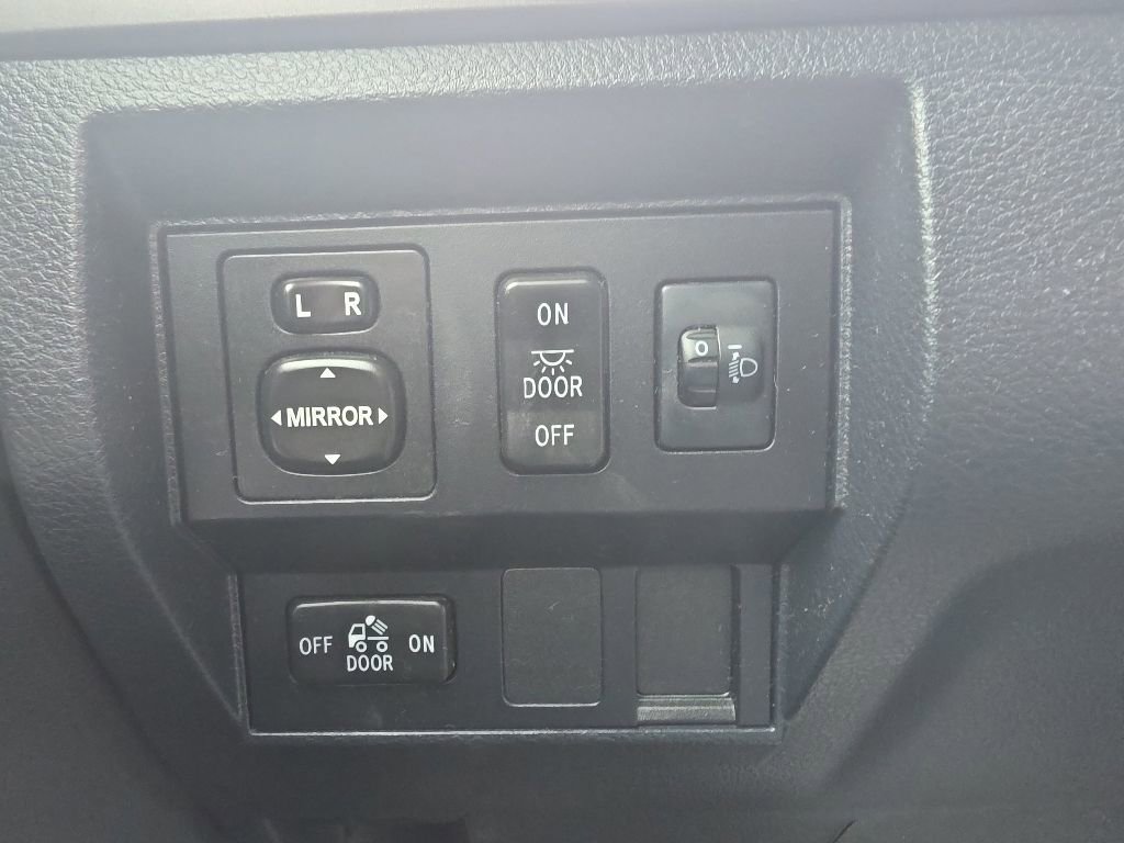 Used 2016 Toyota Tundra SR5 AWD/4WD image 12