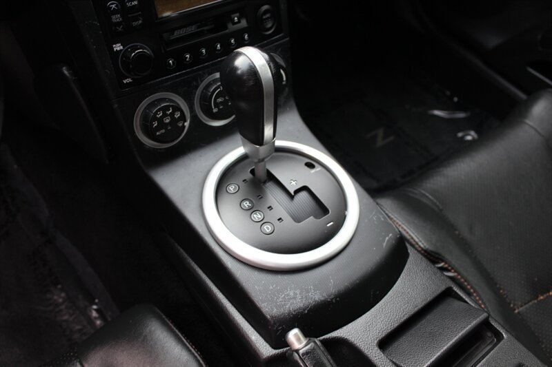 Used 2004 Nissan 350Z Touring w/ Cargo Convenience Pkg RWD image 15