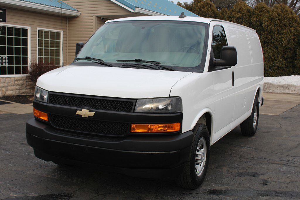Used 2022 Chevrolet Express 2500 w/ Driver Convenience Package RWD image 12