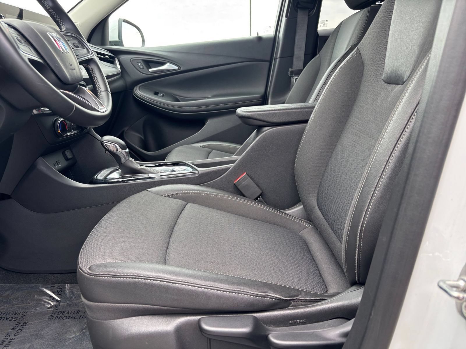 Used 2025 Buick Encore GX Preferred AWD/4WD image 25