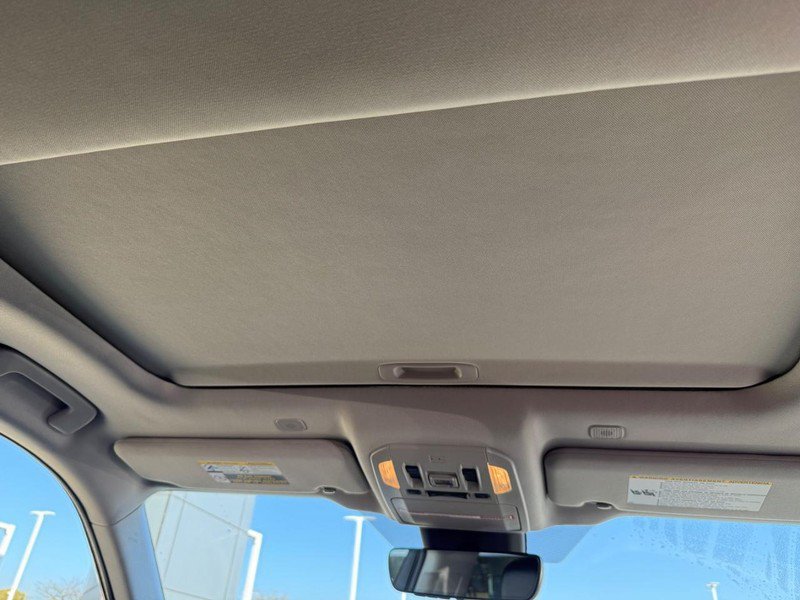 Used 2023 Toyota Highlander Limited AWD/4WD image 16