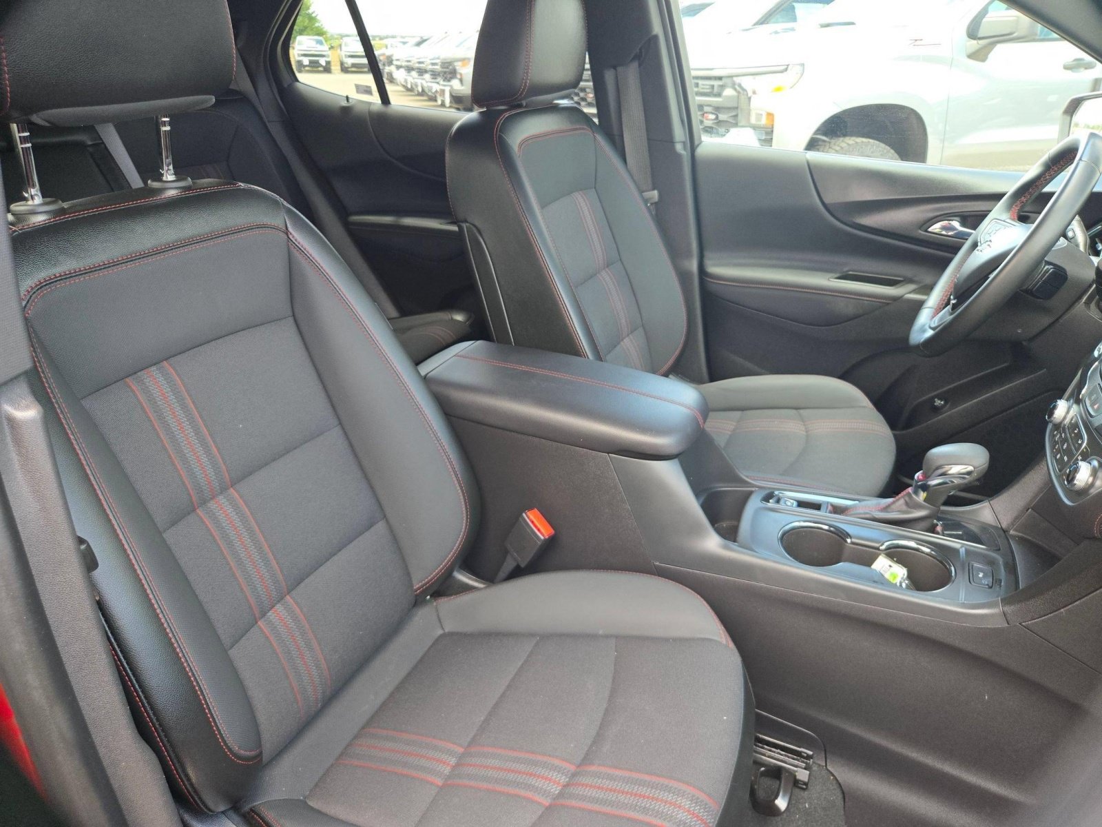 Used 2024 Chevrolet Equinox RS FWD image 26