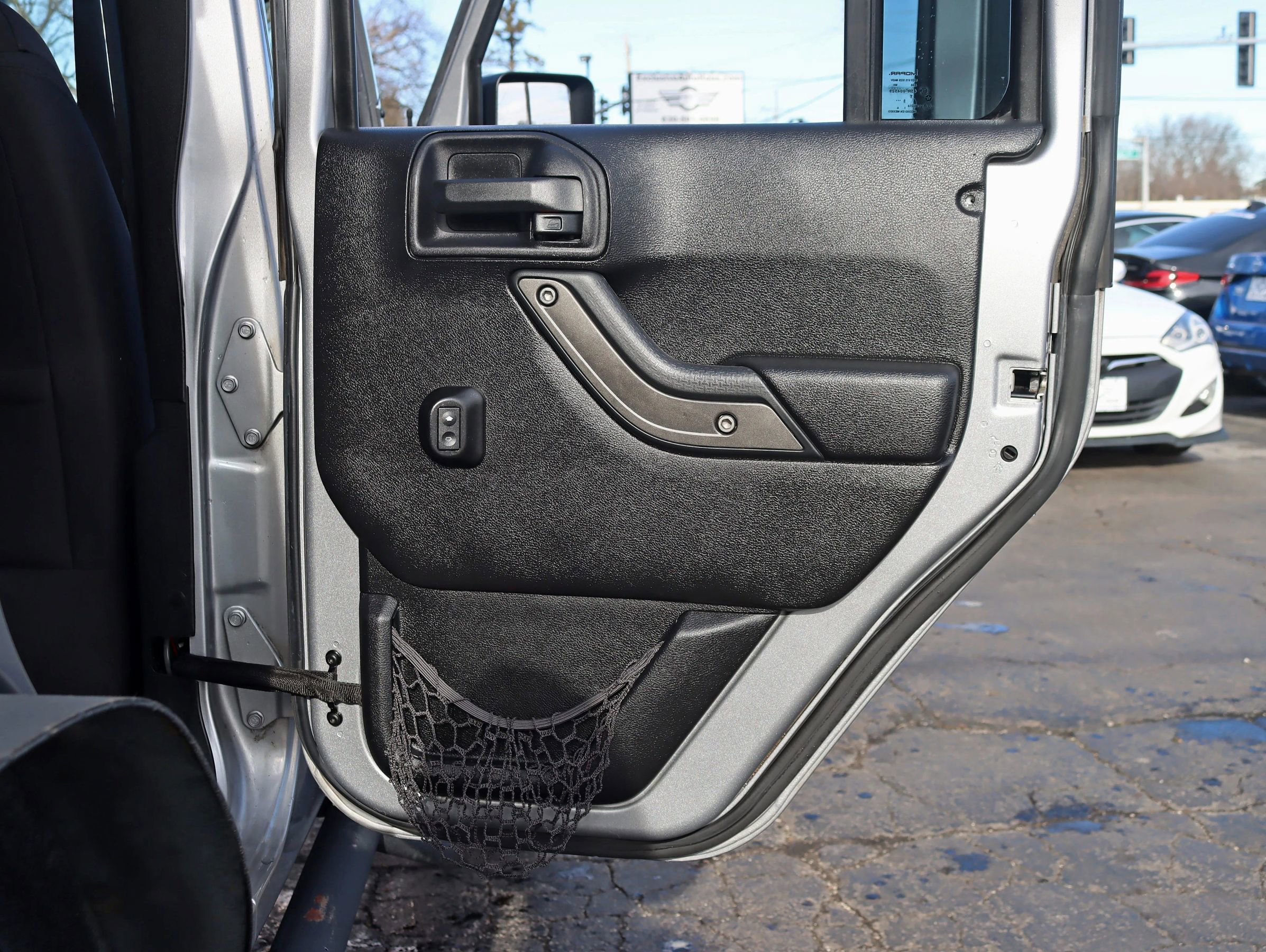 Used 2016 Jeep Wrangler Unlimited Sport w/ Connectivity Group AWD/4WD image 33