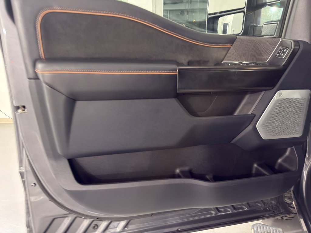 Used 2023 Ford F350 Platinum image 16