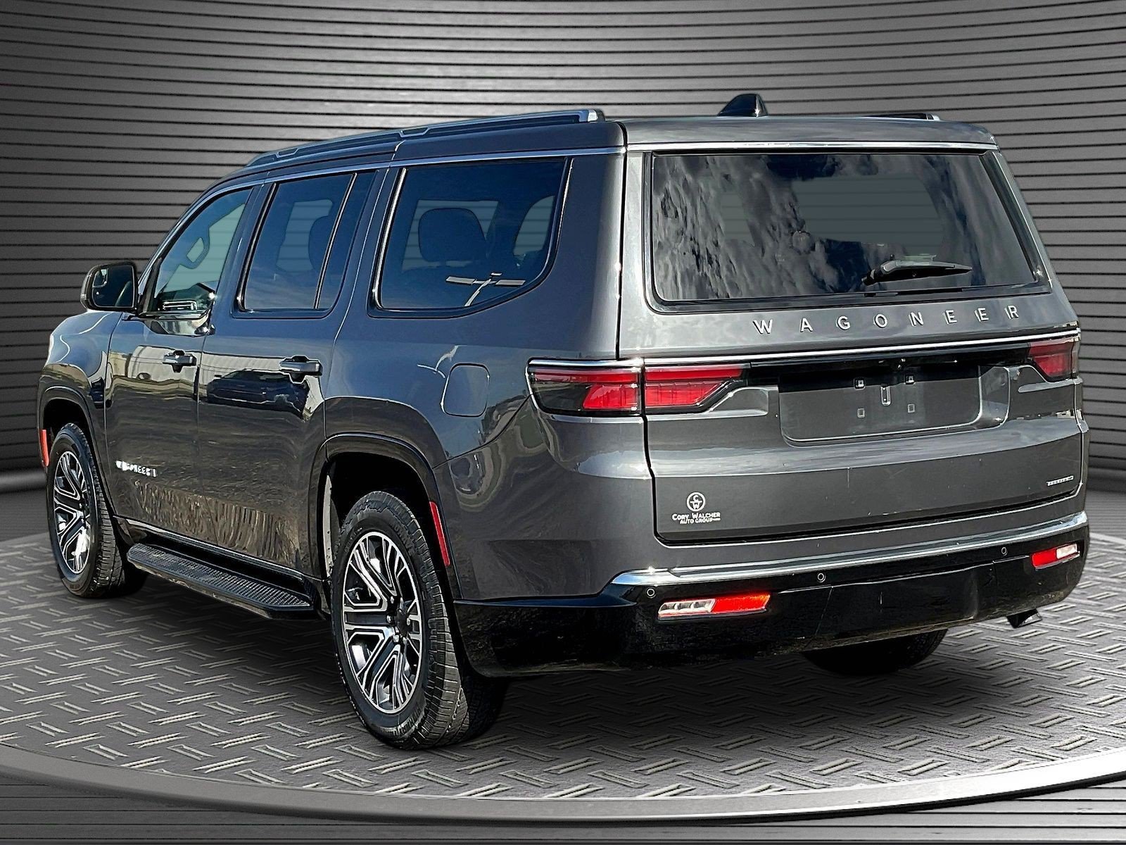 Used 2024 Jeep Wagoneer Series II w/ Flexible Seating Group RWD image 5