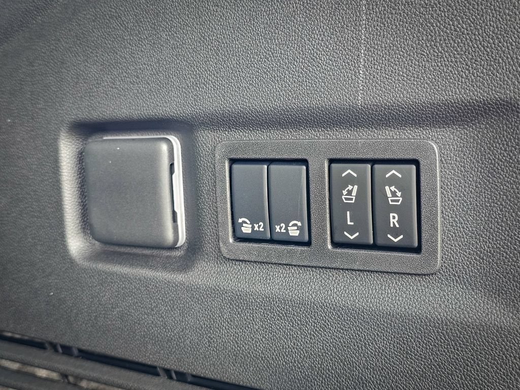 New 2026 GMC Yukon XL AT4 Ultimate w/ LPO, Floor Liner Package AWD/4WD image 42