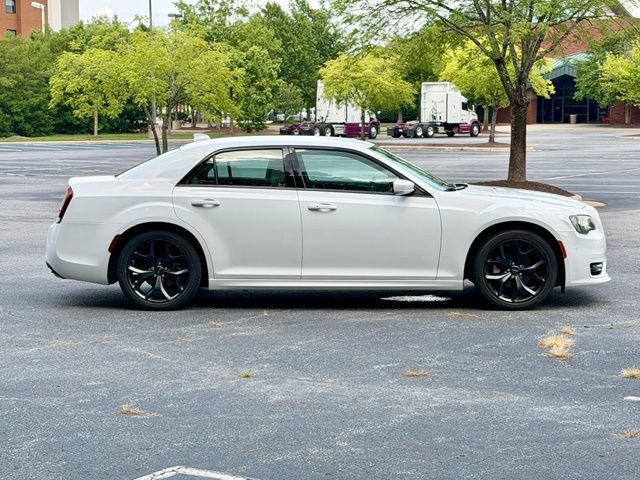 Used 2023 Chrysler 300 Touring L RWD image 9