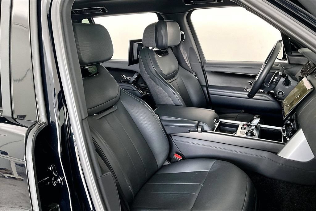 Used 2023 Land Rover Range Rover SV AWD/4WD image 8