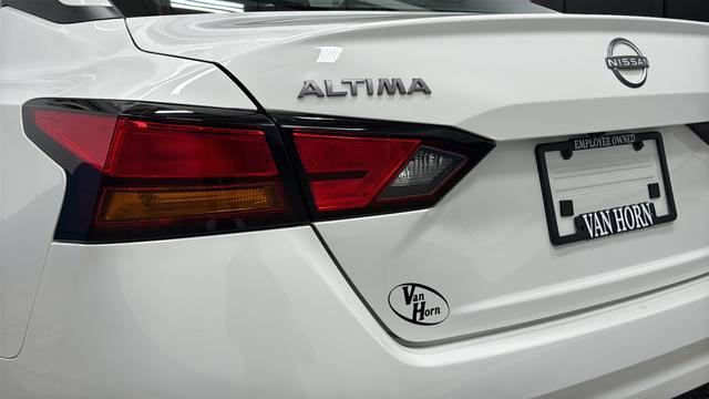 Used 2025 Nissan Altima 2.5 S FWD image 34