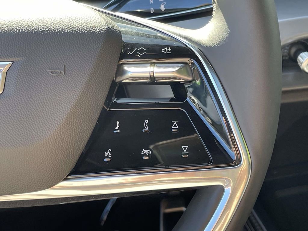 New 2026 Cadillac Vistiq Sport image 25