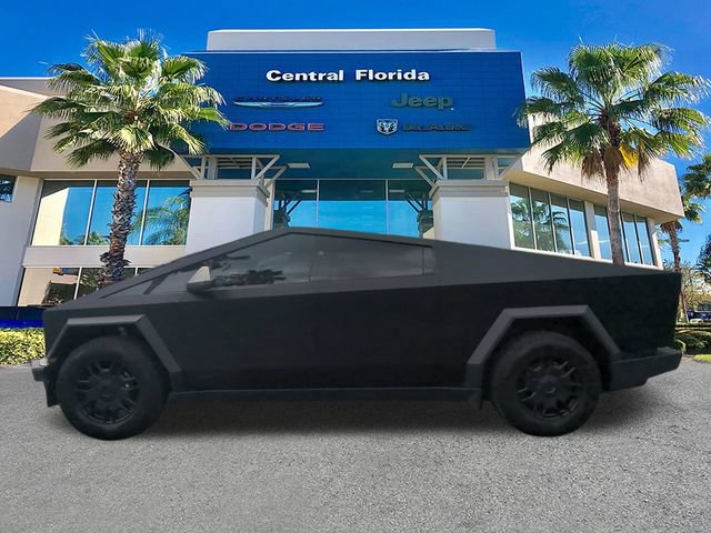 Used 2024 Tesla Cybertruck AWD Crew Cab image 8