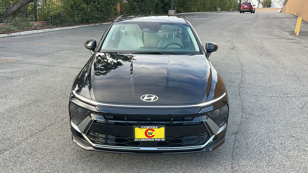 Certified 2025 Hyundai Sonata SE image 2