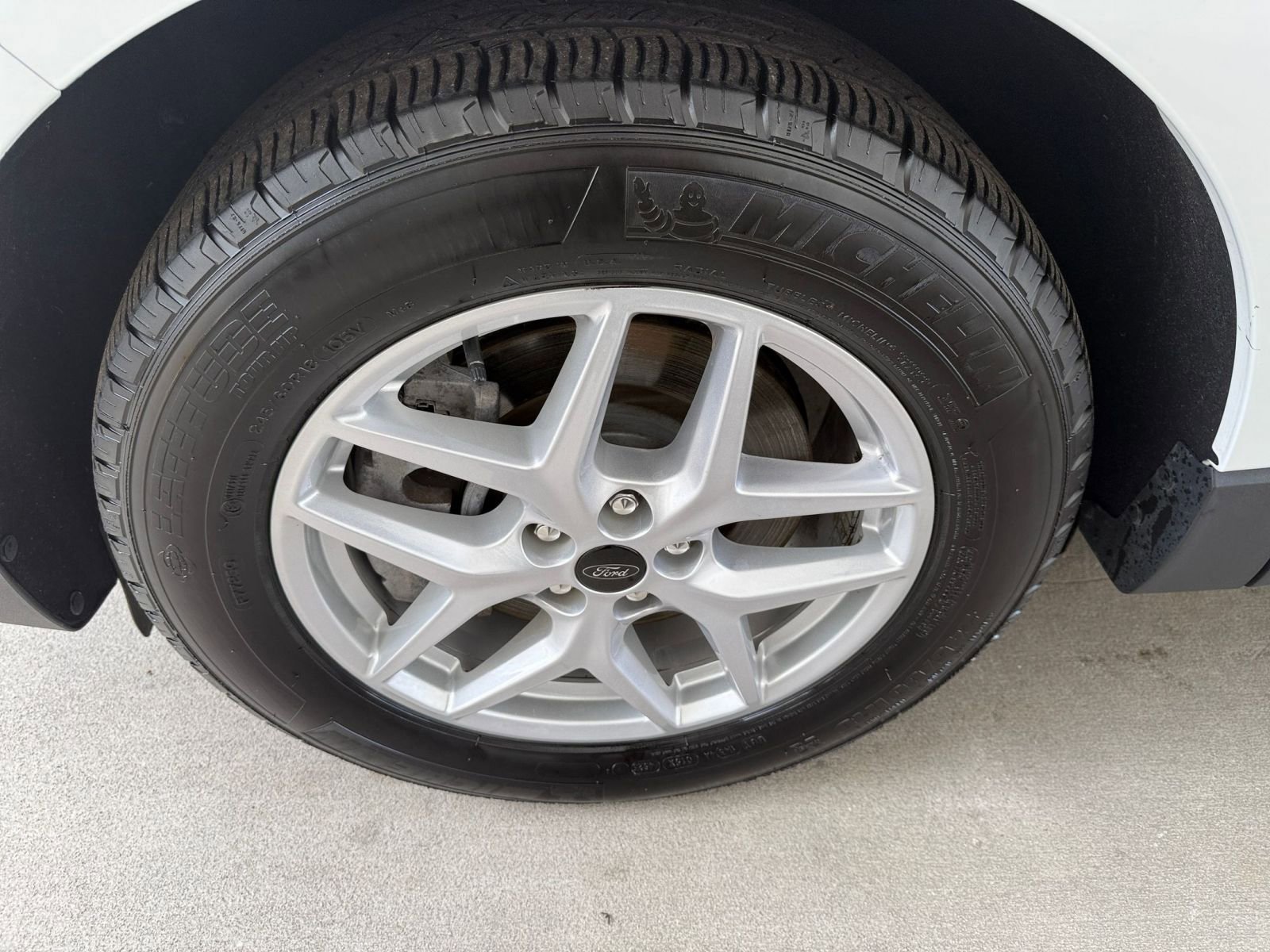 Used 2024 Ford Edge SEL image 30