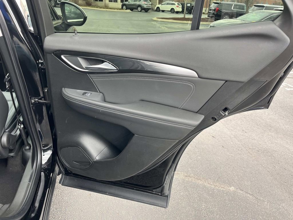 Used 2025 Buick Envision Preferred image 19