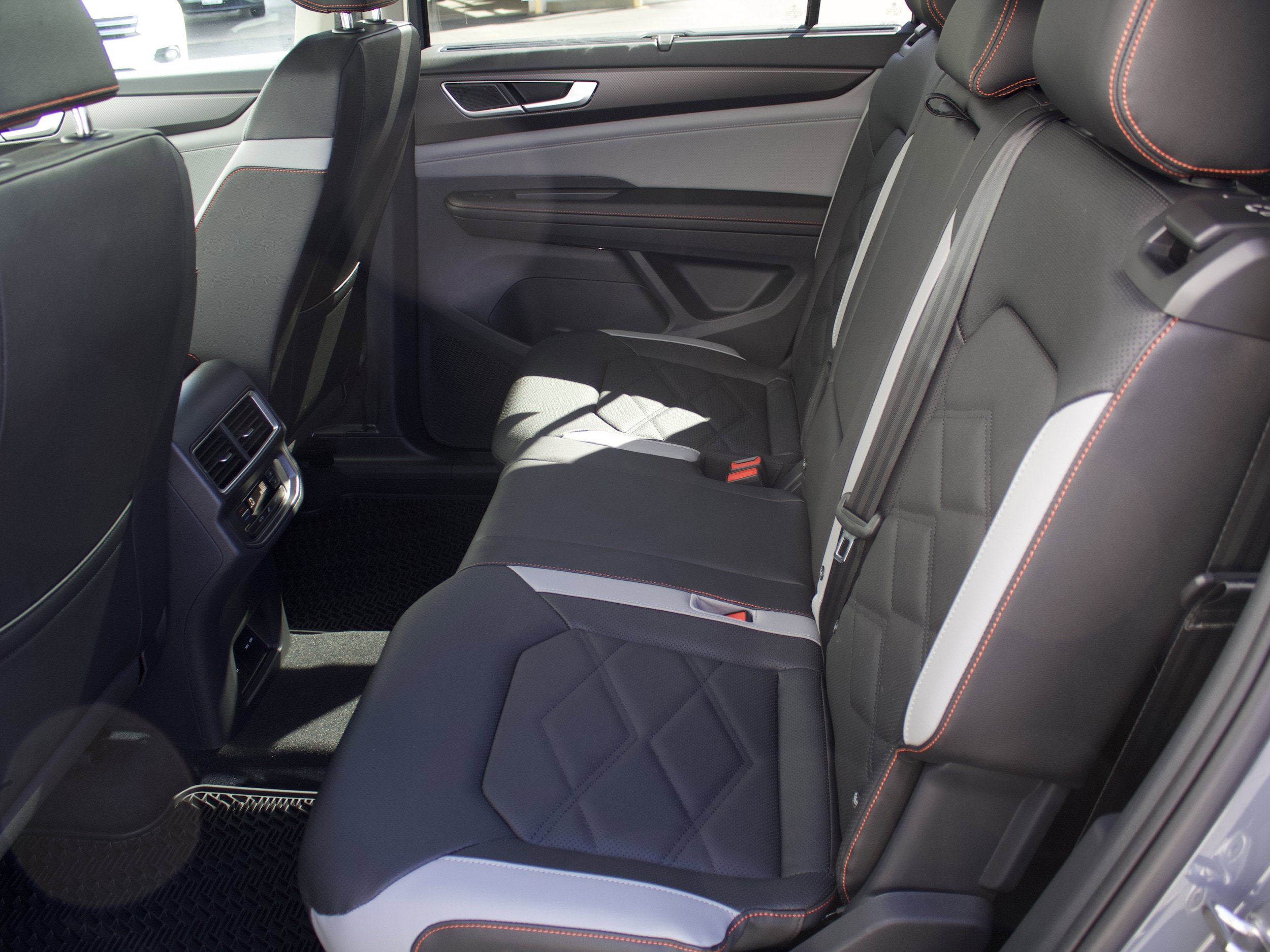 New 2026 Volkswagen Atlas Peak Edition AWD/4WD image 27