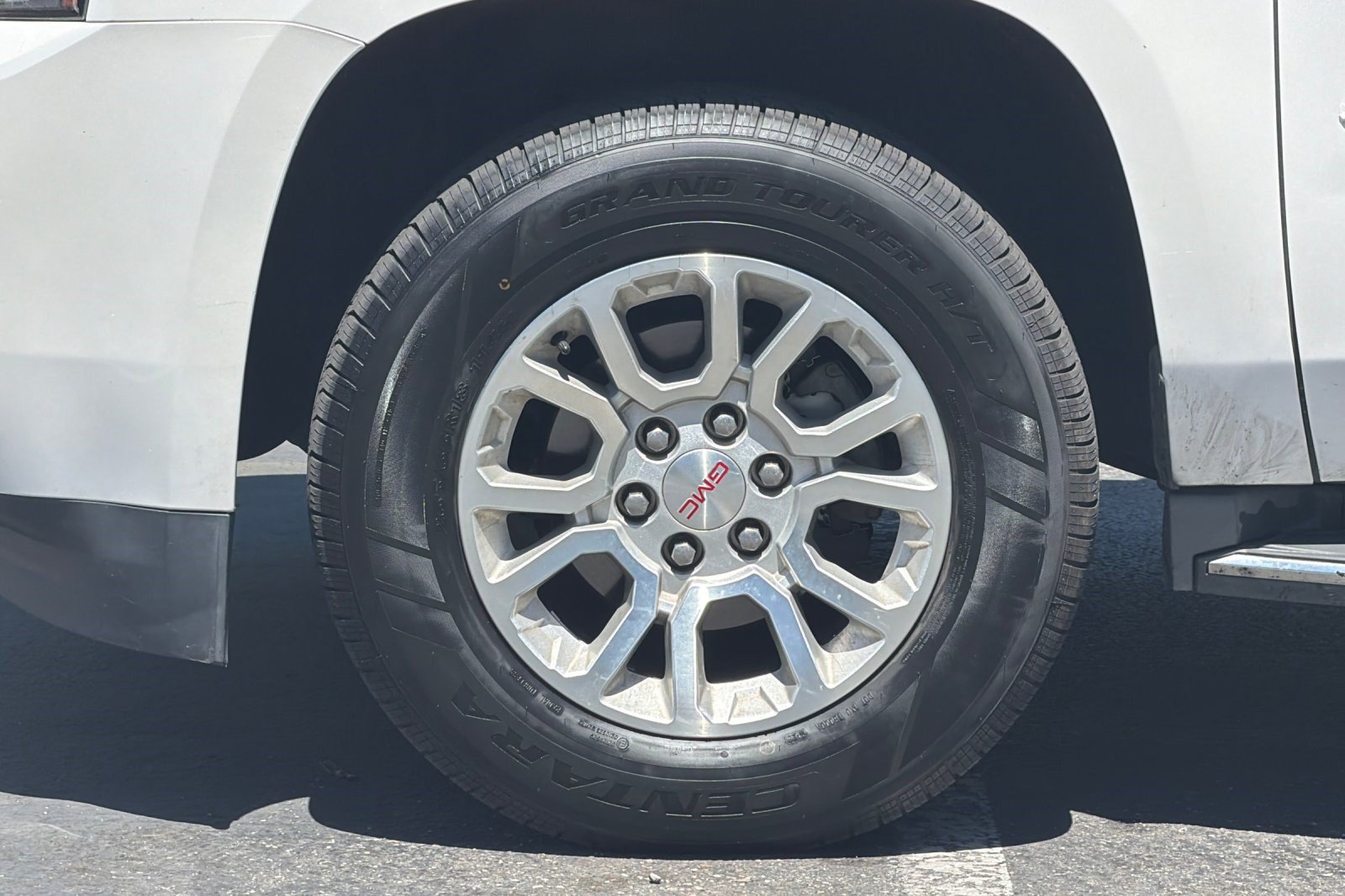 Used 2016 GMC Yukon SLT w/ Open Road Package AWD/4WD image 36