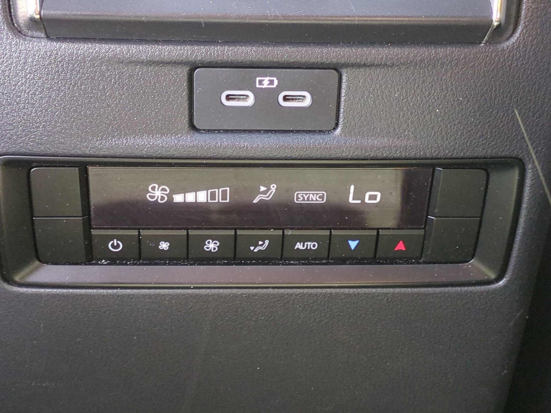 Certified 2024 MAZDA CX-90 Plug-In Hybrid w/ Preferred image 29