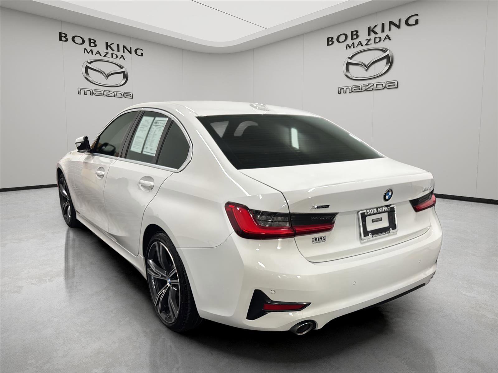 Used 2020 BMW 330i xDrive Sedan w/ Premium Package image 3