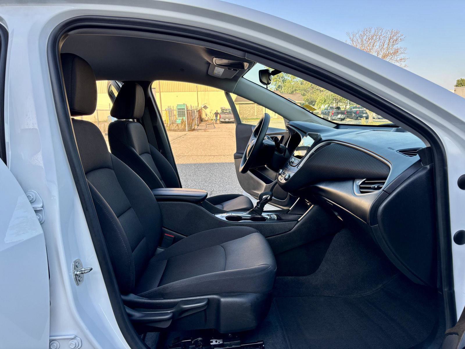 Used 2023 Chevrolet Malibu LT image 11