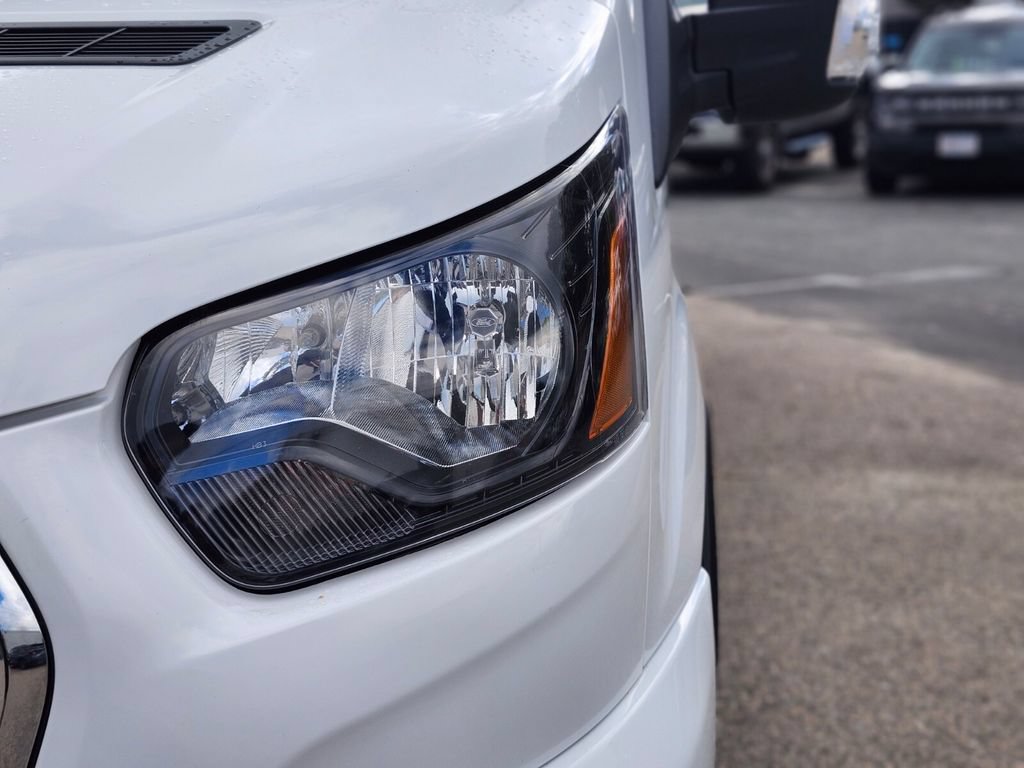 Used 2025 Ford Transit 350 XLT RWD image 10