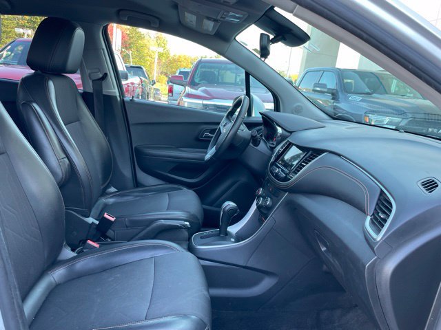 Used 2018 Chevrolet Trax LT w/ LT Convenience Package AWD/4WD image 22