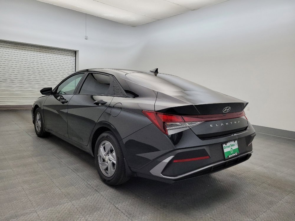 Used 2024 Hyundai Elantra SE image 5