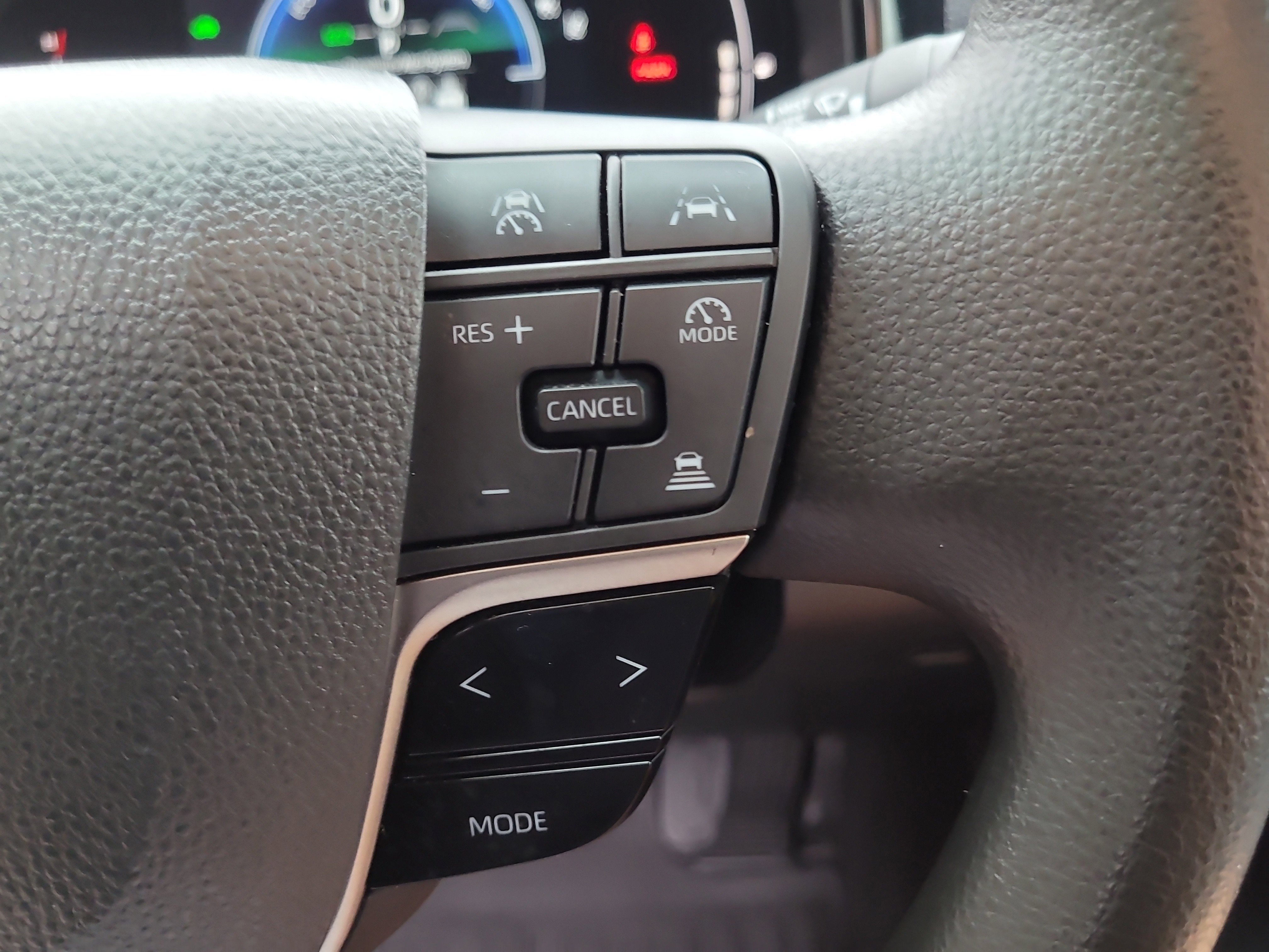 Used 2025 Toyota Camry LE image 28