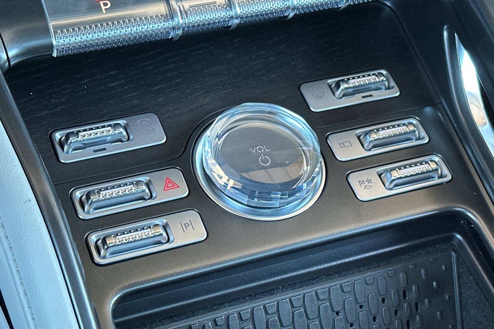 Used 2025 Lincoln Nautilus Reserve image 18