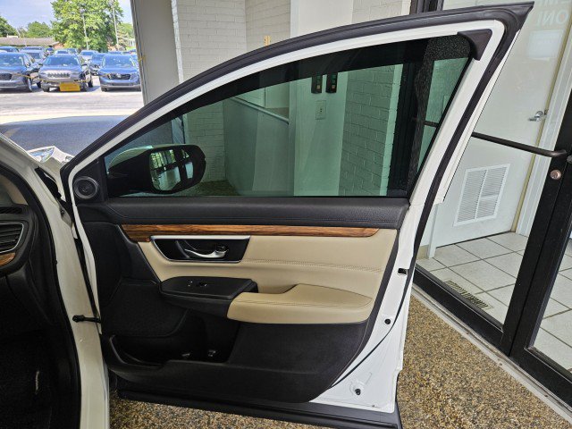 Used 2018 Honda CR-V Touring image 15