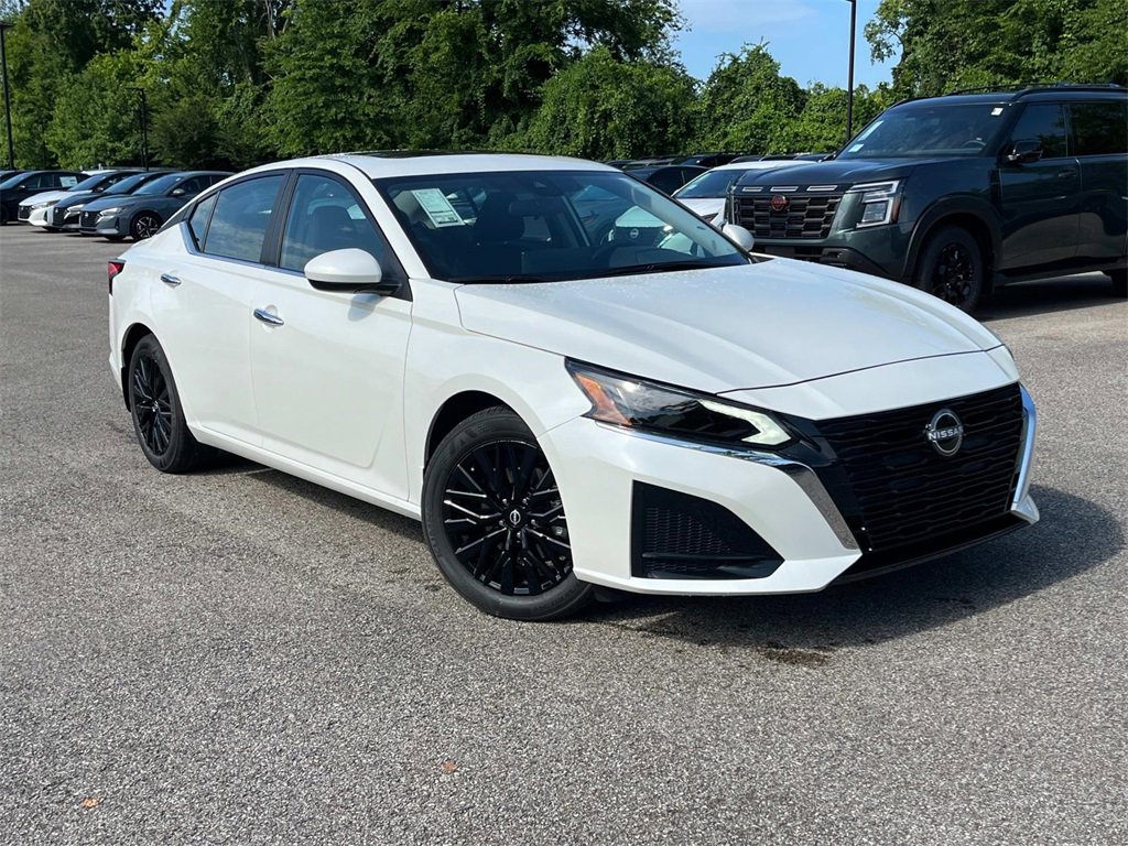 New 2025 Nissan Altima 2.5 SV w/ SV Special Edition Package image 2