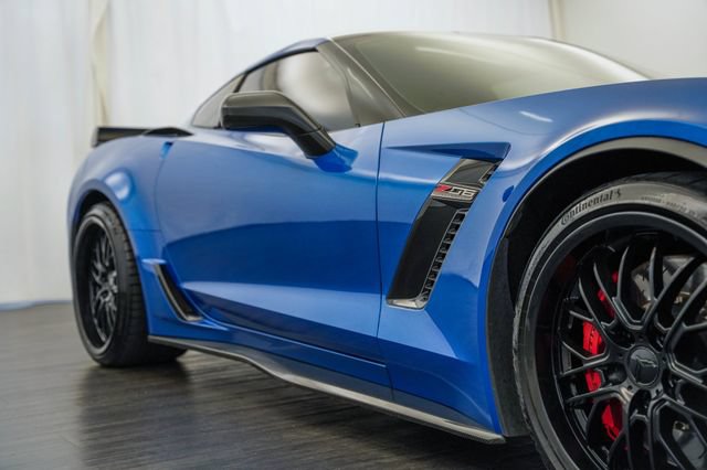 Used 2015 Chevrolet Corvette Z06 w/ 3LZ Preferred Equipment Group RWD image 28