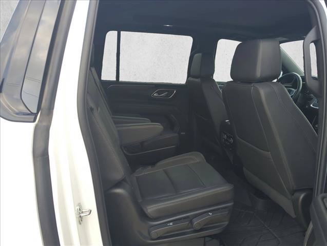 Certified 2024 Chevrolet Suburban Z71 w/ Luxury Package AWD/4WD image 19