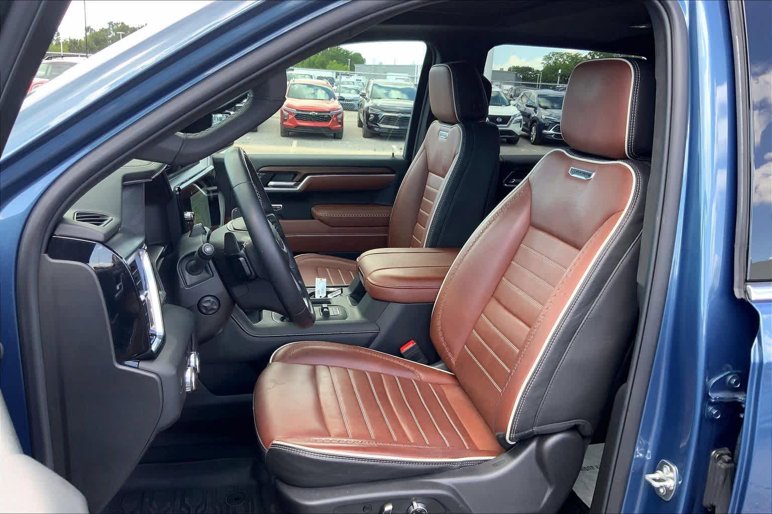 Used 2025 GMC Sierra 1500 Denali Ultimate AWD/4WD image 8