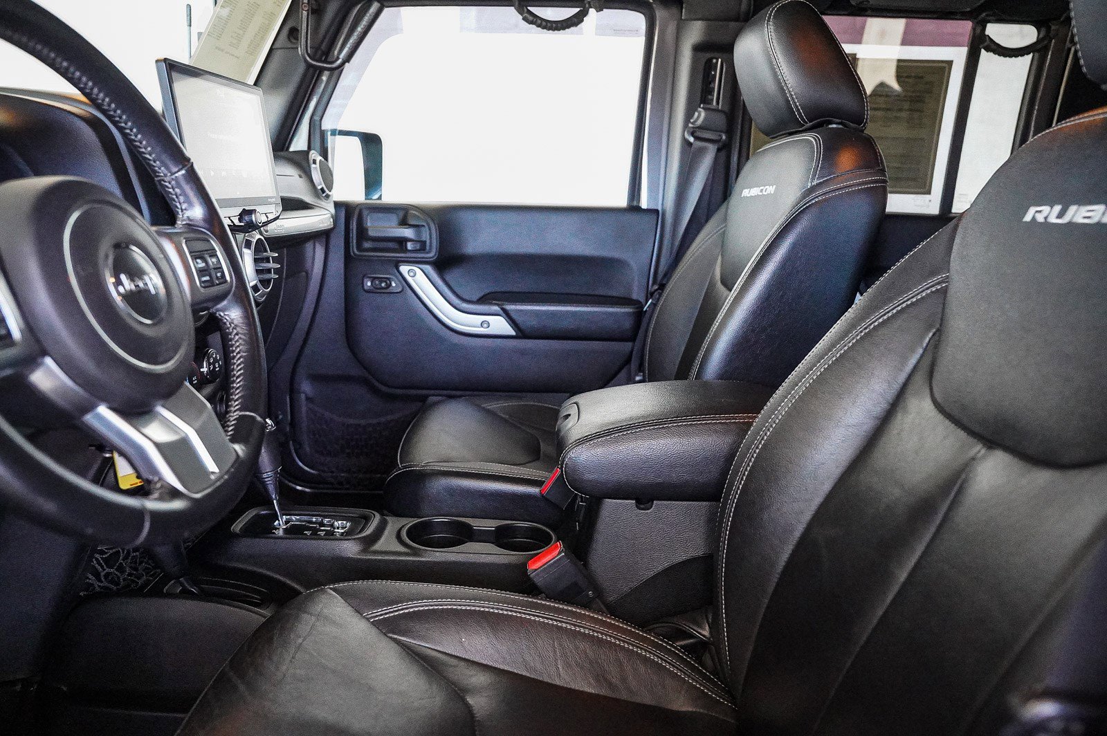 Used 2016 Jeep Wrangler Unlimited Rubicon image 18