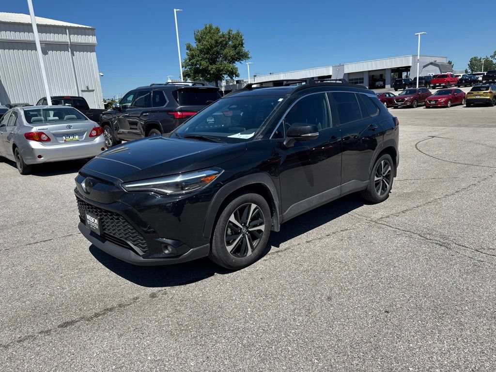 Used 2025 Toyota Corolla Cross AWD Hybrid w/ Convenience Package image 2