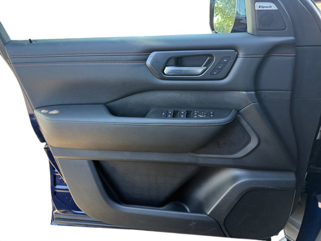 New 2026 Nissan Armada PRO-4X w/ Captain's Chari Seat Package image 17