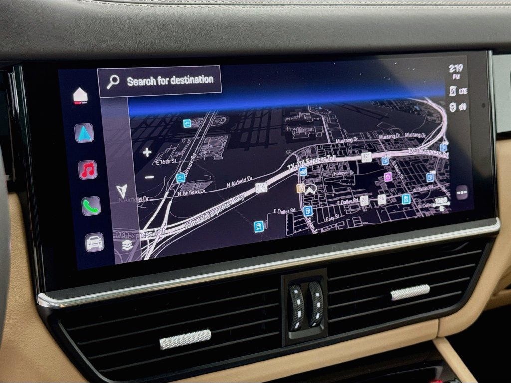 Certified 2023 Porsche Cayenne AWD/4WD image 19