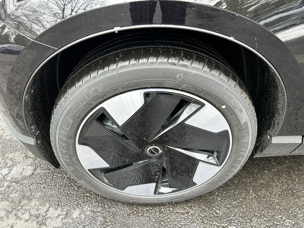 New 2026 Volvo EX30 Plus w/ Climate Package image 8