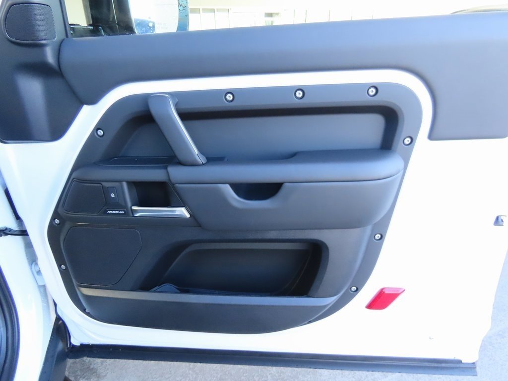 New 2025 Land Rover Defender 90 S image 18