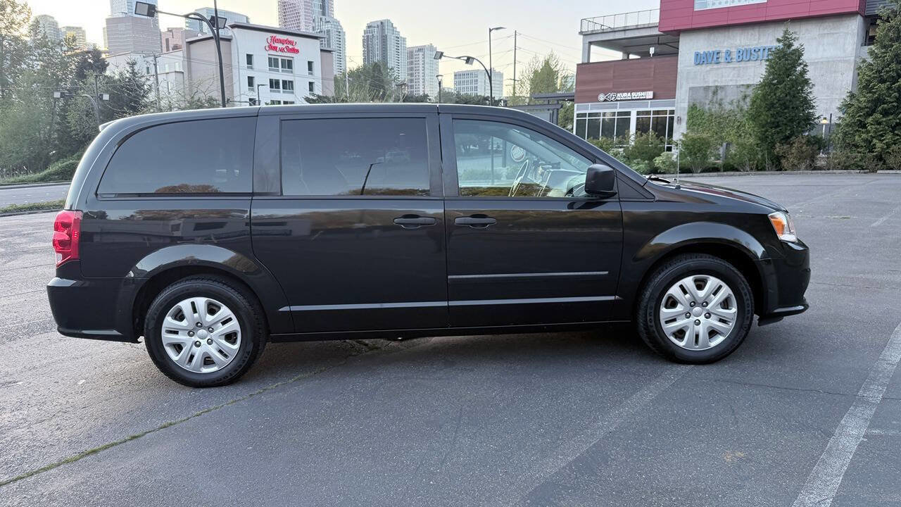 Used 2019 Dodge Grand Caravan SE FWD image 9
