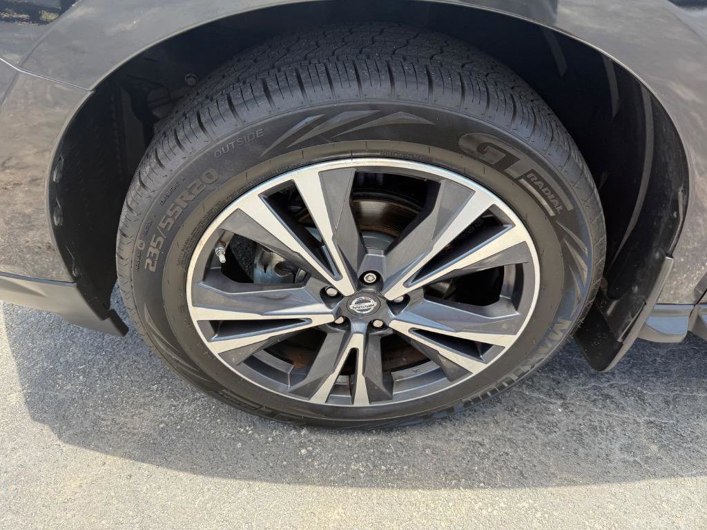 Used 2017 Nissan Pathfinder Platinum w/ Cargo Package image 22
