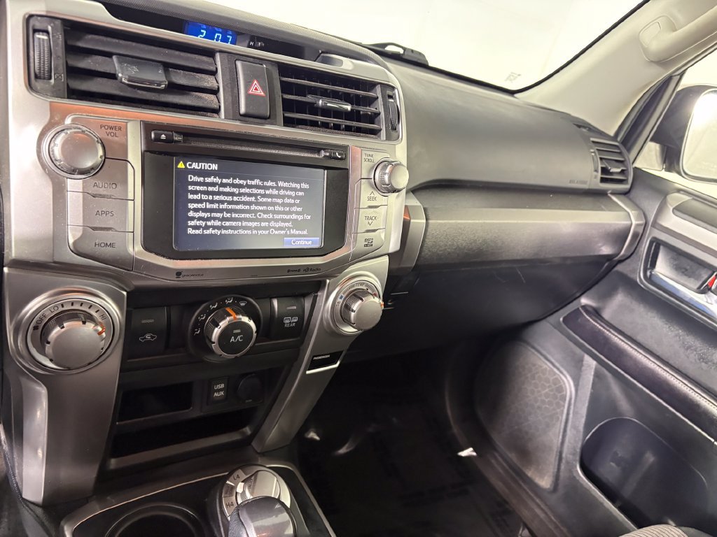 Used 2016 Toyota 4Runner SR5 AWD/4WD image 17