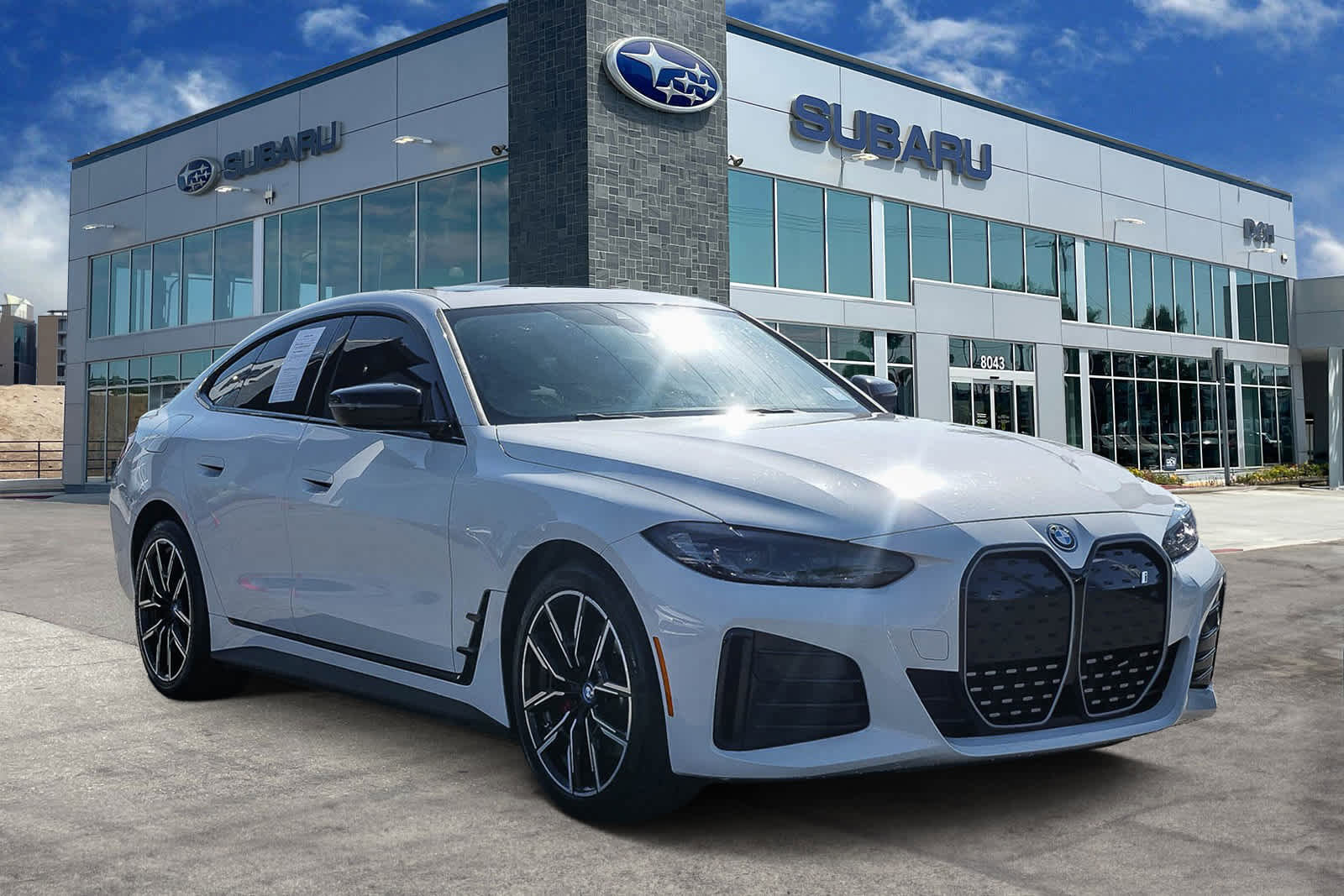 Used 2023 BMW i4 eDrive40 w/ M Sport Package image 3