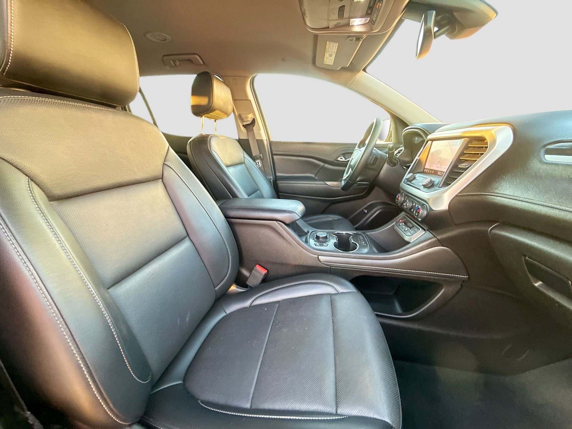 Used 2023 GMC Acadia SLT image 29