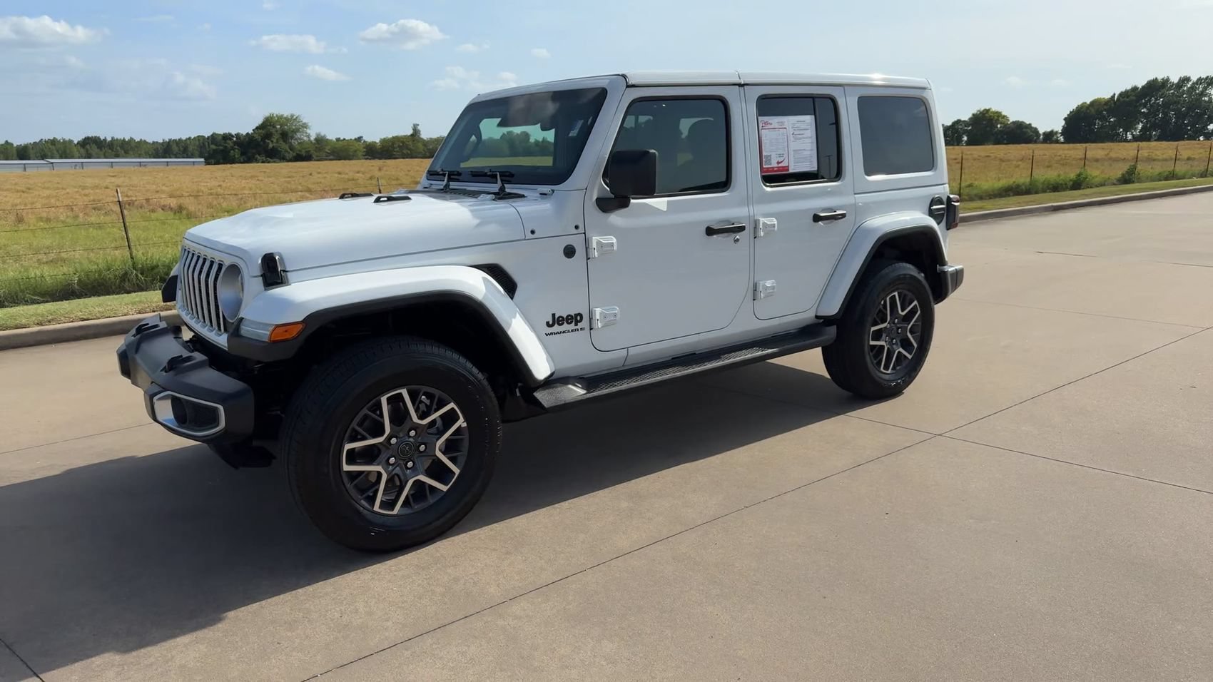 Used 2026 Jeep Wrangler Unlimited Sahara AWD/4WD image 5