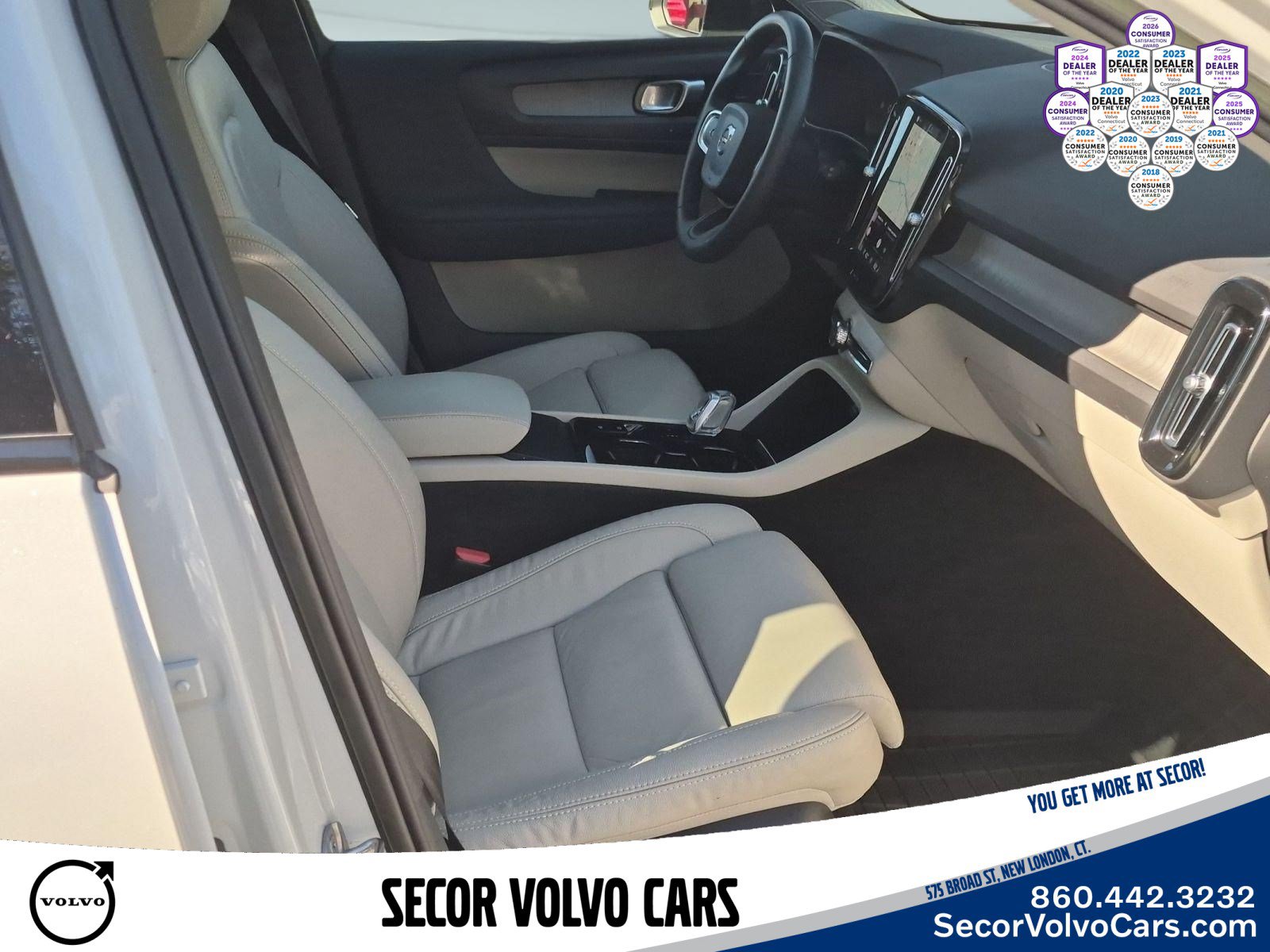 Used 2023 Volvo XC40 B5 Plus w/ Driver Assist Package AWD/4WD image 23