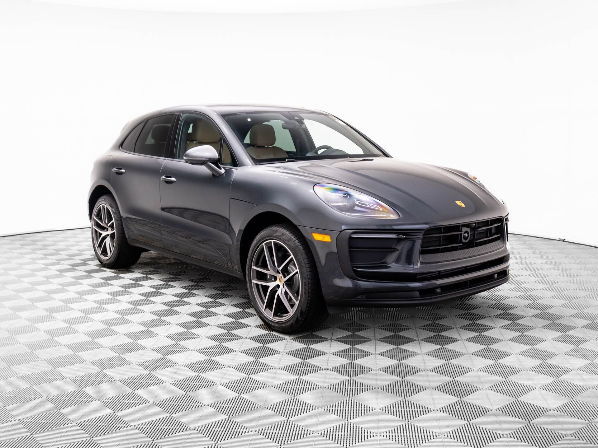 Certified 2026 Porsche Macan image 6