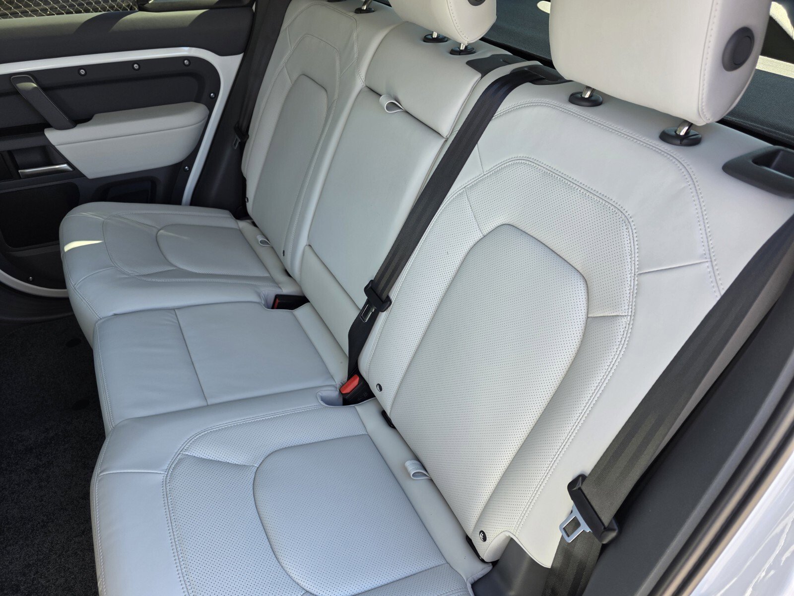 Used 2026 Land Rover Defender 110 S image 14