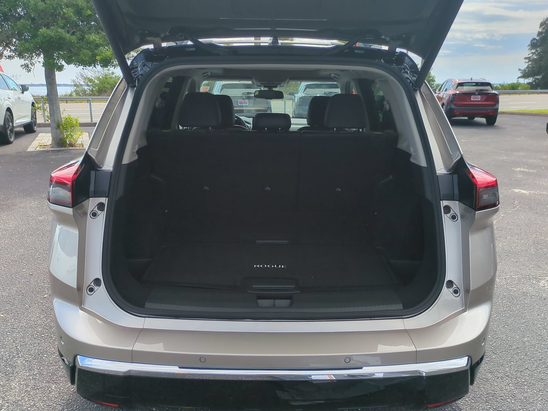 New 2026 Nissan Rogue Platinum w/ Platinum Premium Package AWD/4WD image 13