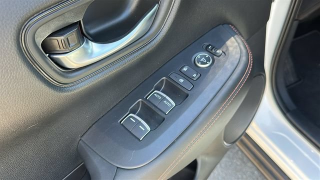 Used 2025 Honda HR-V Sport image 9